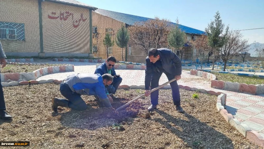 آیین درختکاری در دانشگاه فنی و حرفه ای استان لرستان برگزار شد. 5