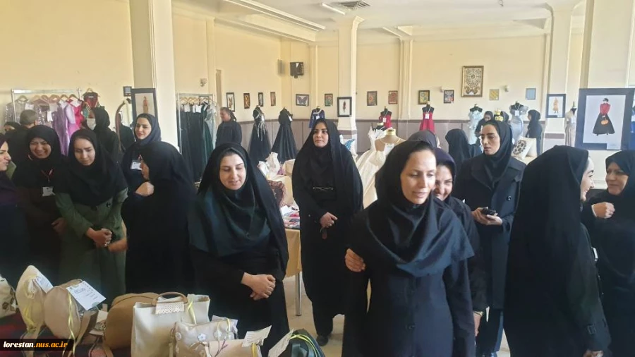 نمایشگاه دستاوردهای دانشگاه ملی مهارت استان لرستان به مناسبت گرامیداشت دهه مبارک فجر افتتاح شد. 2