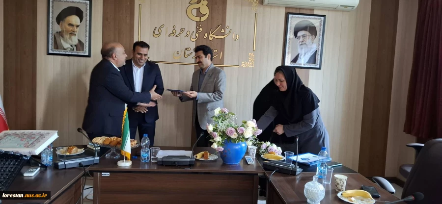 دیدار صمیمانه سرپرست دانشگاه ملی مهارت استان لرستان با اعضای هیأت علمی به مناسبت هفته معلم 22