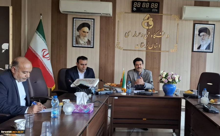 دیدار صمیمانه سرپرست دانشگاه ملی مهارت استان لرستان با اعضای هیأت علمی به مناسبت هفته معلم 3
