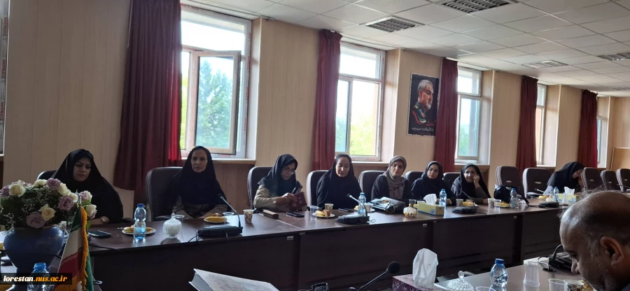 دیدار صمیمانه سرپرست دانشگاه ملی مهارت استان لرستان با اعضای هیأت علمی به مناسبت هفته معلم 4