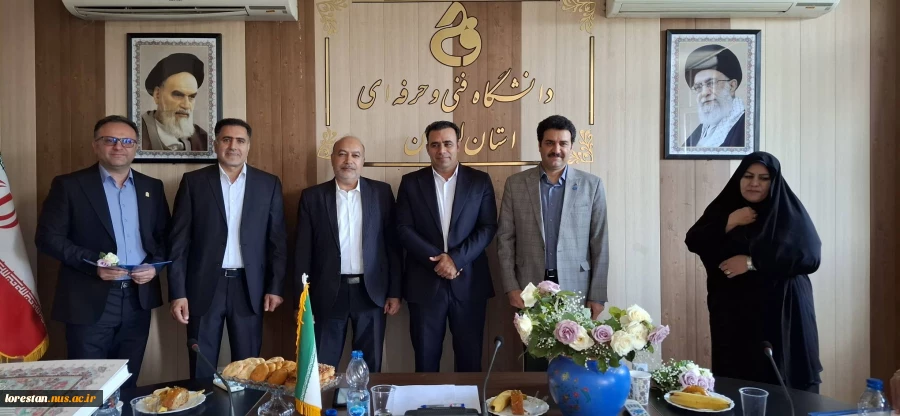 دیدار صمیمانه سرپرست دانشگاه ملی مهارت استان لرستان با اعضای هیأت علمی به مناسبت هفته معلم 18